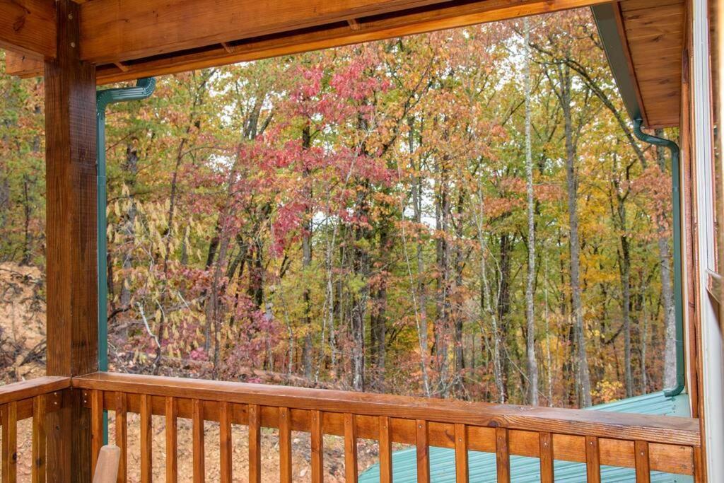 Spacious 2800 Sq Ft-Cozy Wood Cabin-New Build Pigeon Forge Exterior foto