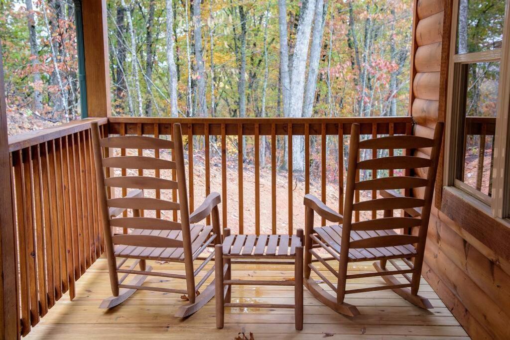 Spacious 2800 Sq Ft-Cozy Wood Cabin-New Build Pigeon Forge Exterior foto